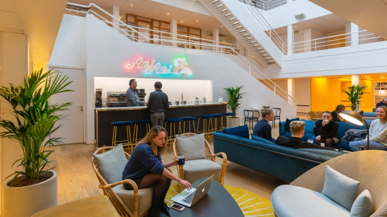 Contemporary, Commercial Buildings, Buildings Open to the Public