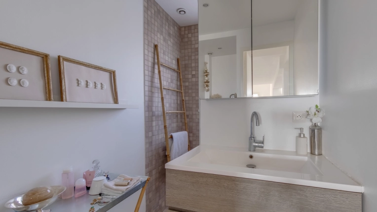 Minimalist, Contemporary, Scandinavian, Flats / Apartments, Bathroom