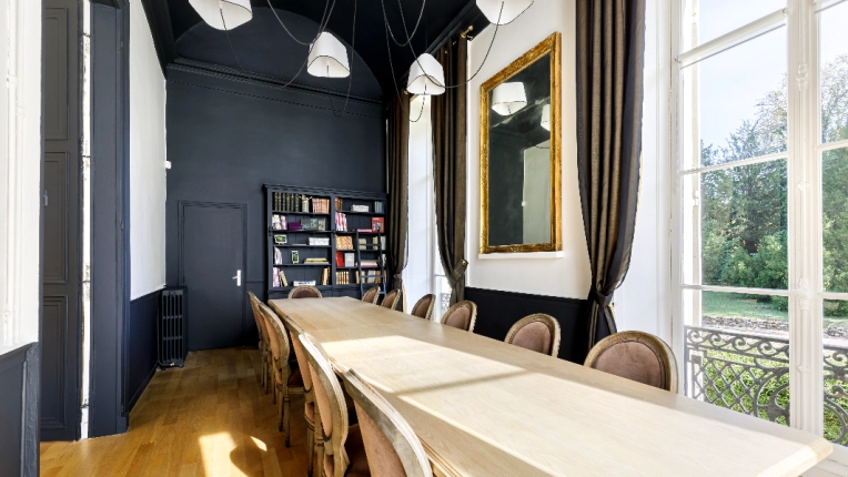 Hotel, Commercial Buildings, Buildings Open to the Public, Restaurant, Chic