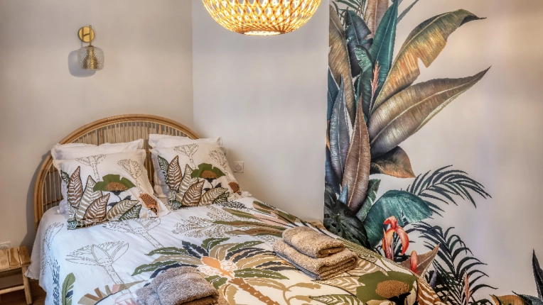 Commercial Buildings, Flats / Apartments, Nature