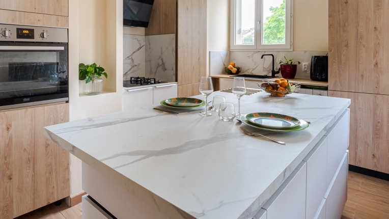 Contemporary, Flats / Apartments