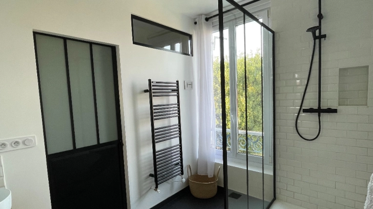 Minimalist, Bathroom