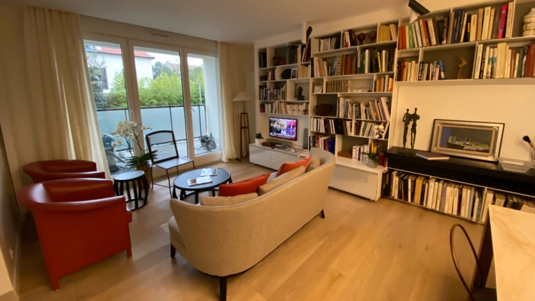 Contemporary, Flats / Apartments