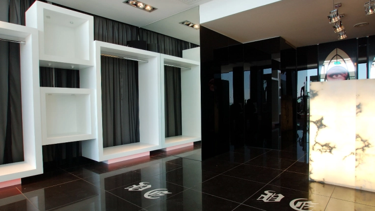 Contemporary, Retail / store