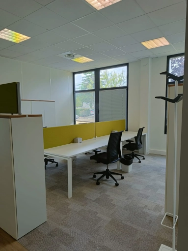 Contemporary, Office