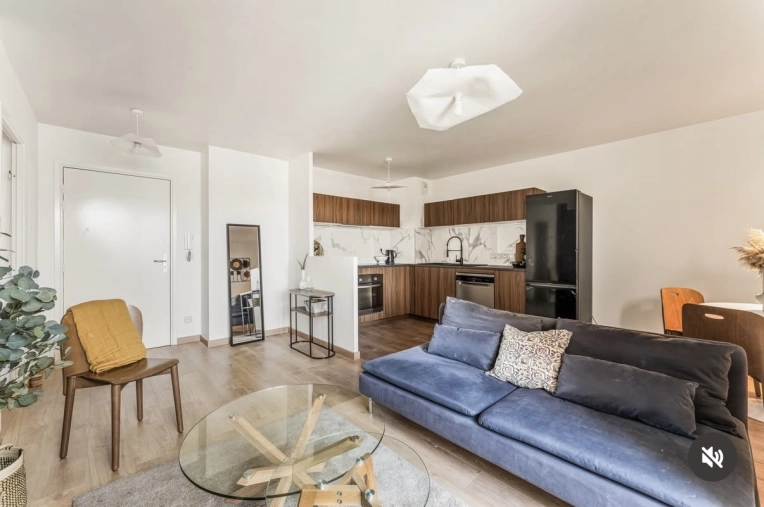 Contemporary, Living room