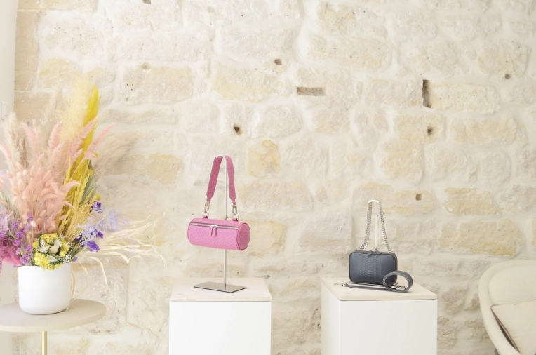 Minimalist, Contemporary, Retail / store, Chic, Consultation Visit, Full Project, Coach shopping, Shopping list