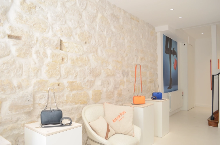 Minimalist, Contemporary, Retail / store, Chic, Consultation Visit, Full Project, Coach shopping, Shopping list