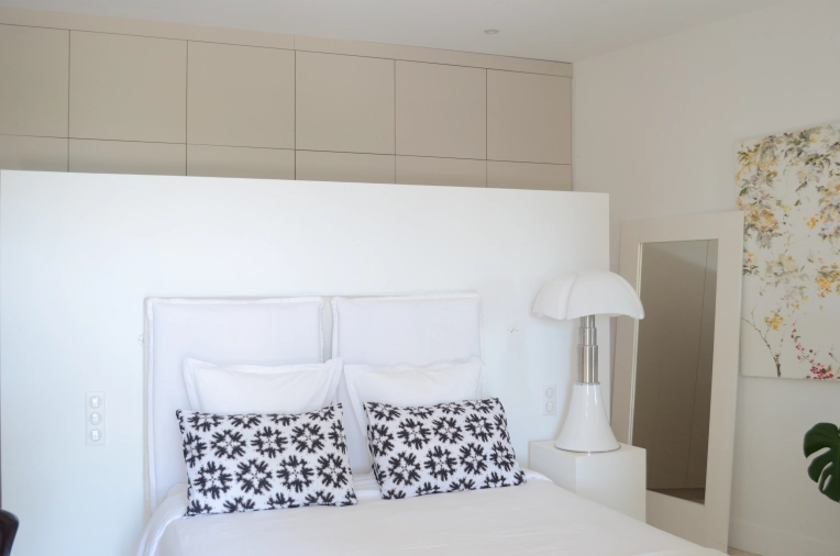 Minimalist, Contemporary, Room, Chic, Consultation Visit, Full Project, Coach shopping, Shopping list