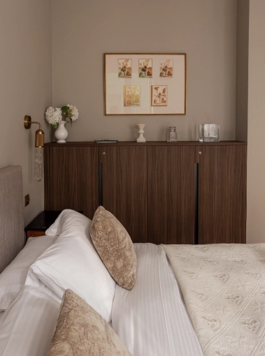 Minimalist, Contemporary, Room, Chic, Consultation Visit, Full Project, Coach shopping, Shopping list