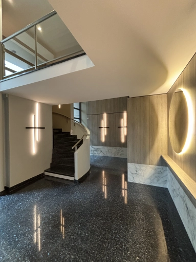 Minimalist, Buildings Open to the Public