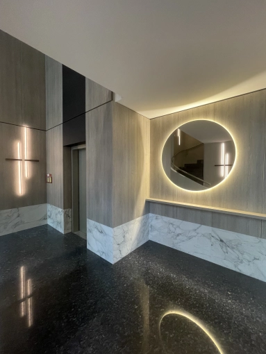 Minimalist, Buildings Open to the Public