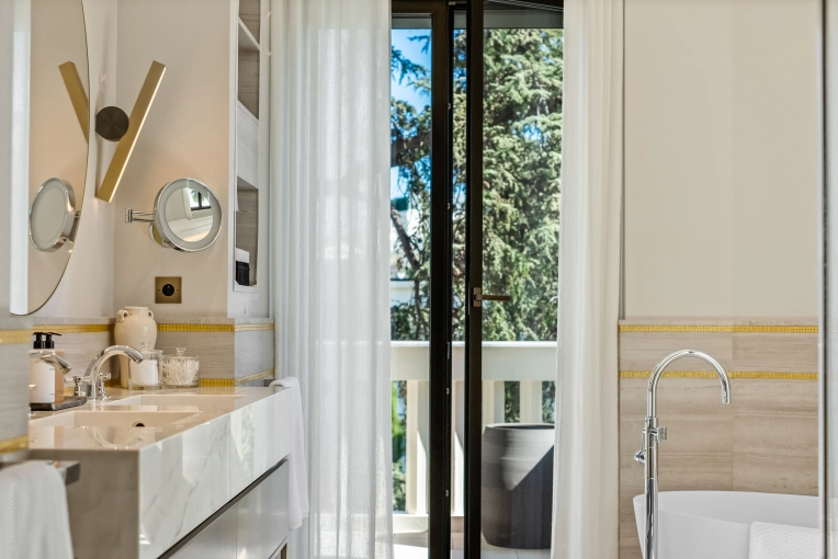 Contemporary, Flats / Apartments, Consultation Visit, Full Project, Creation of exclusive furniture, Shopping list, 3D ambiance, Plan