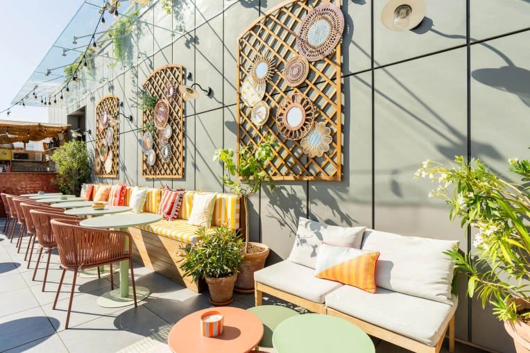 Hotel, Contemporary, Commercial Buildings, Outdoor/Garden, Full Project