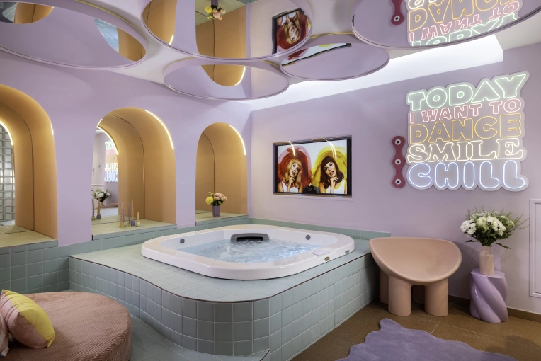 Contemporary, Buildings Open to the Public, Vintage, Maximalist, Full Project
