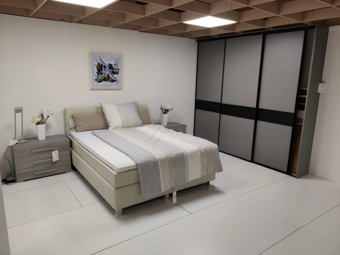 Industrial, Hotel, Room