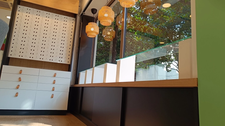 Industrial, Contemporary, Retail / store, Commercial Buildings